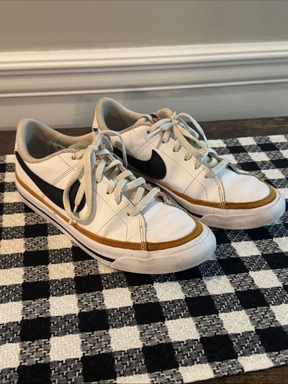 Nike Yourh White Black Sneakers with Brown Trim